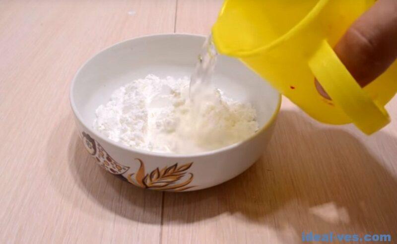 Влить теплой воды