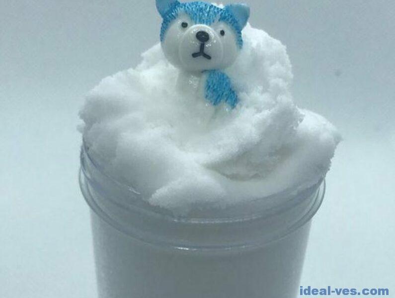 Зимний слайм с фигуркой
